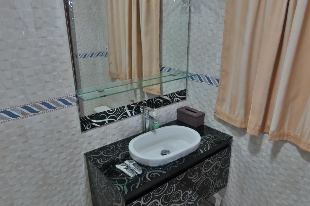 Narwastu Hills Hotel Tomohon Екстериор снимка